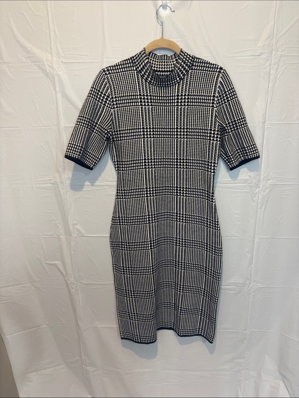 CHAPS Black and White Plaid Heavy Knit Body-con Sweater Dress